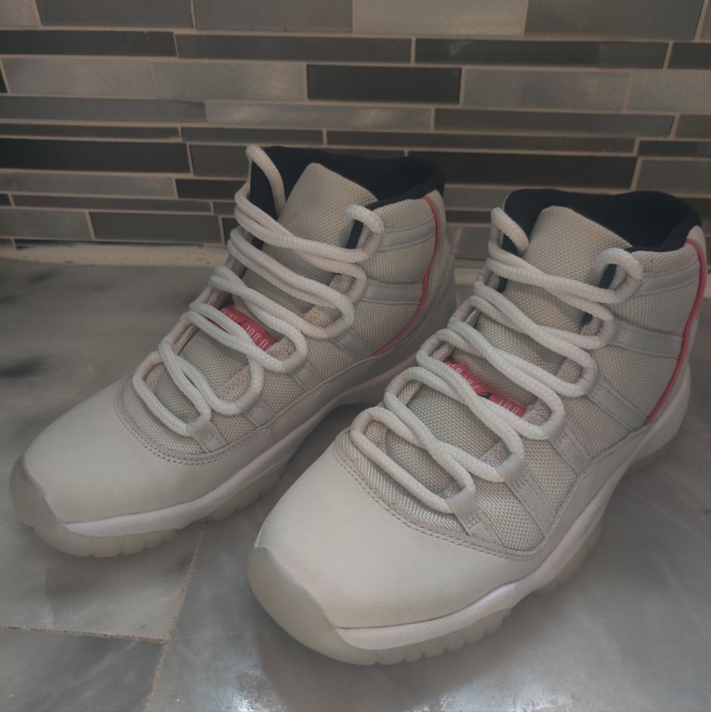 Jordan 11 Platinum Tint